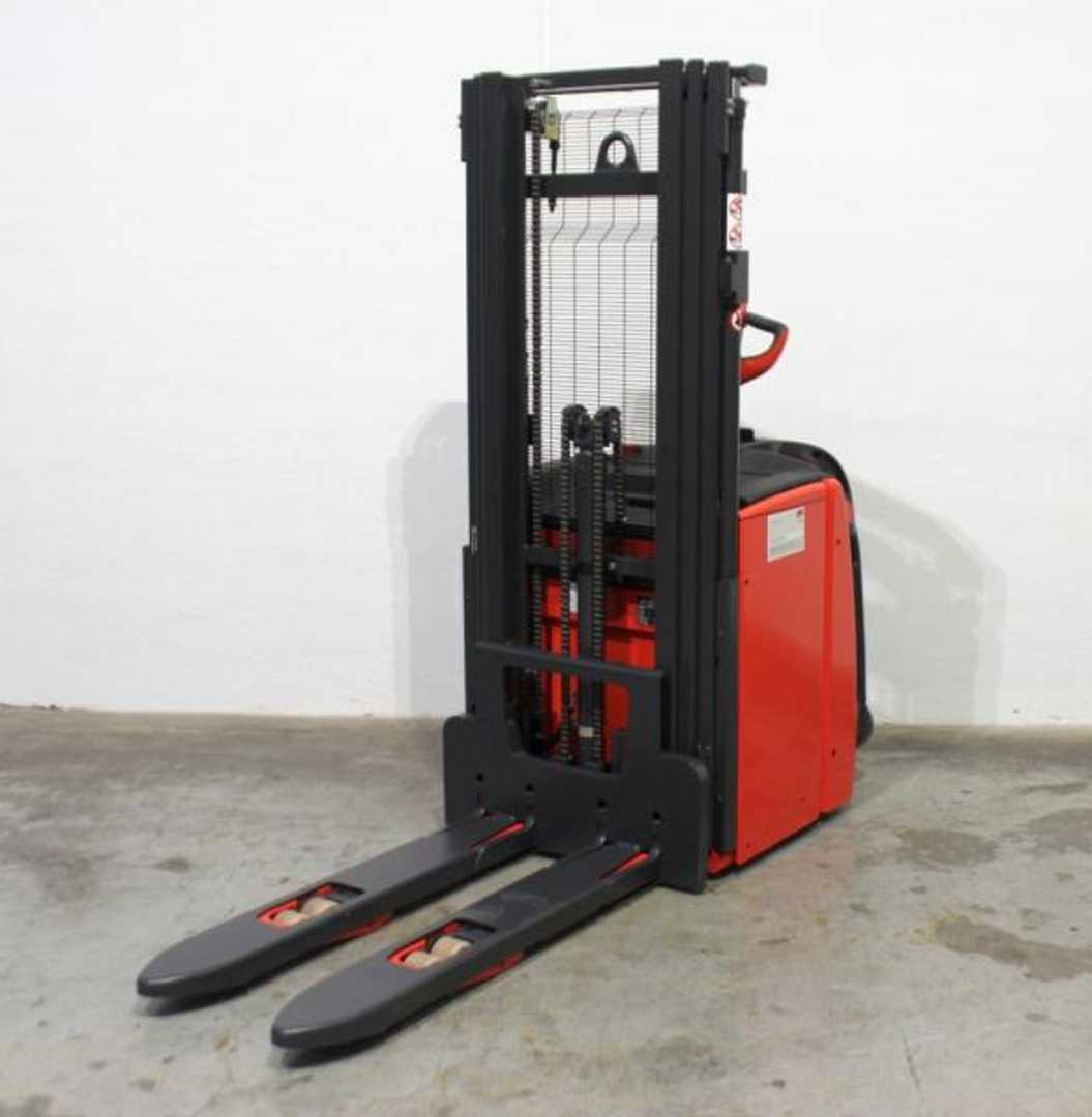 Used Forklift Linde L 16 AP i 1173-01 Aukšto kėlimo krautuvas su vairuotojo stovu (ar keleivio platforma) (Image 4) Used Forklift Linde L 16 AP i 1173-01 Aukšto kėlimo krautuvas su vairuotojo stovu (ar keleivio platforma) (Image 4)