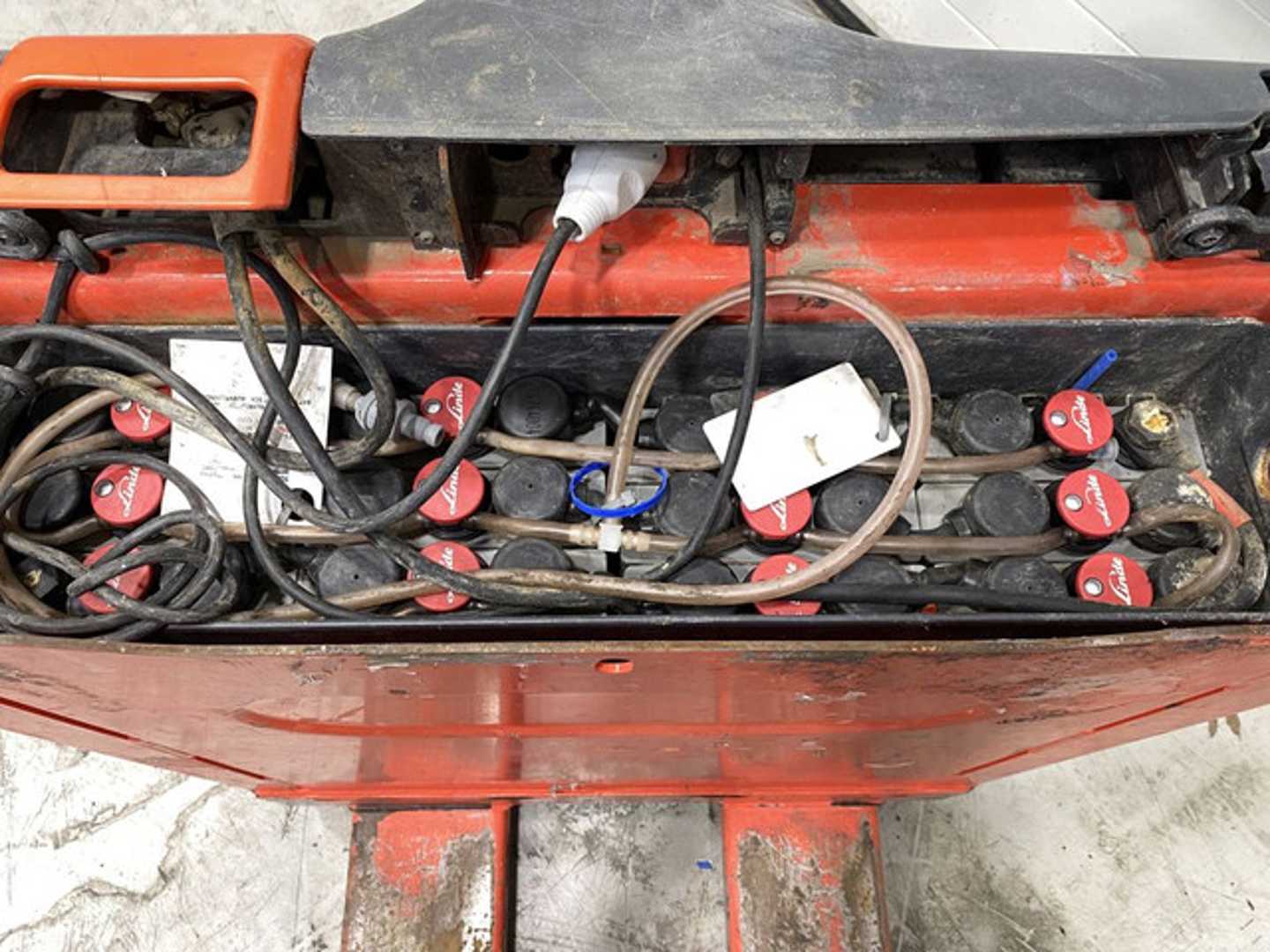 Used Forklift Linde T16 Aukšto kėlimo krautuvas su vairuotojo stovu (ar keleivio platforma) (Image 7) Used Forklift Linde T16 Aukšto kėlimo krautuvas su vairuotojo stovu (ar keleivio platforma) (Image 7)
