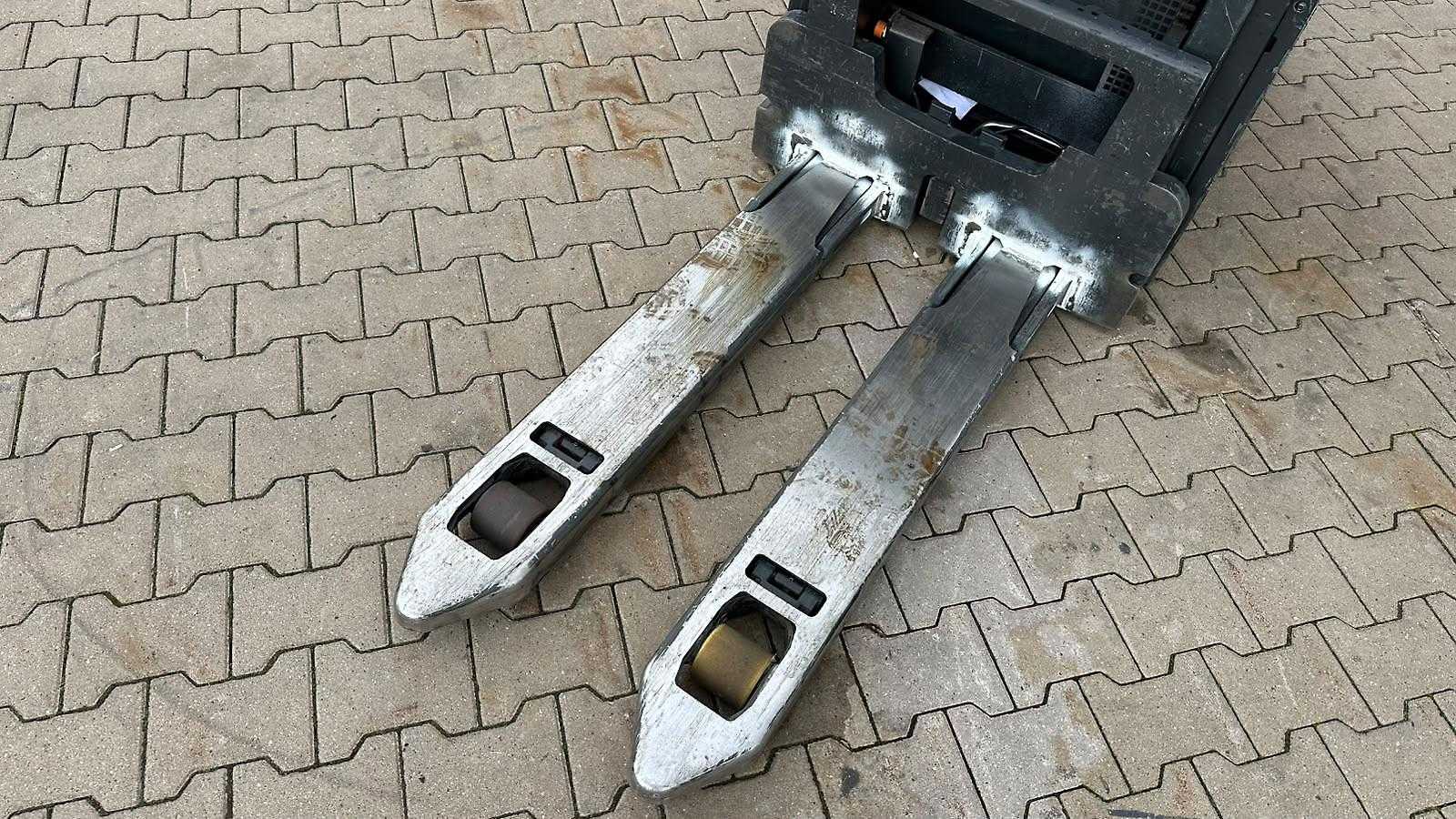 Used Forklift Linde L 12L SP Aukšto kėlimo krautuvas su vairuotojo stovu (ar keleivio platforma) (Image 12)