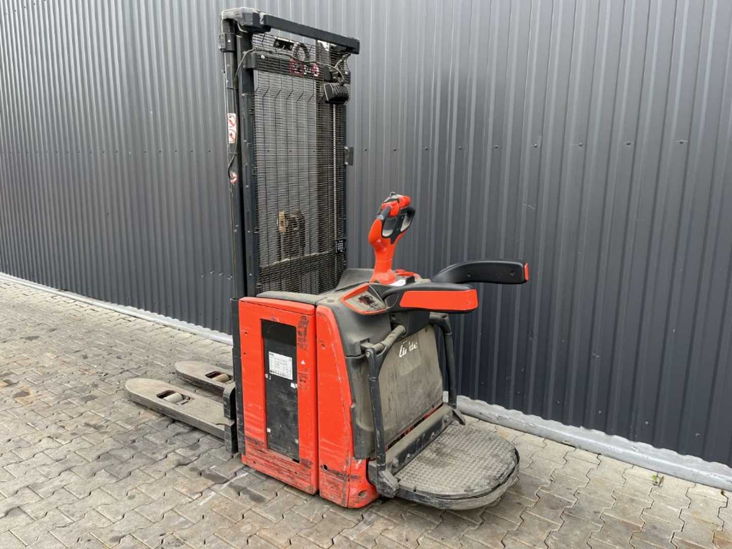 Used Forklift Linde L20AP Aukšto kėlimo krautuvas su vairuotojo stovu (ar keleivio platforma) (Image 3) Used Forklift Linde L20AP Aukšto kėlimo krautuvas su vairuotojo stovu (ar keleivio platforma) (Image 3)