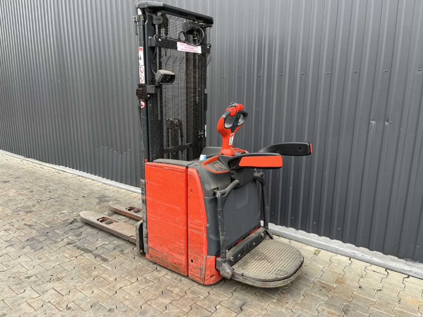 Used Forklift Linde L16AP Aukšto kėlimo krautuvas su vairuotojo stovu (ar keleivio platforma) (Image 3)