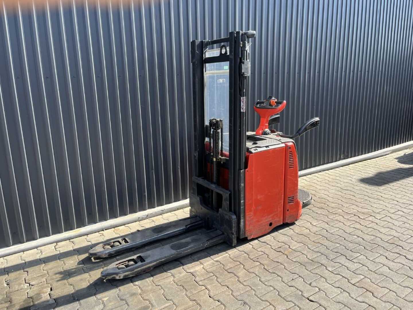 Used Forklift Linde L14LAP Aukšto kėlimo krautuvas su vairuotojo stovu (ar keleivio platforma) (Image 1) Used Forklift Linde L14LAP Aukšto kėlimo krautuvas su vairuotojo stovu (ar keleivio platforma) (Image 1)
