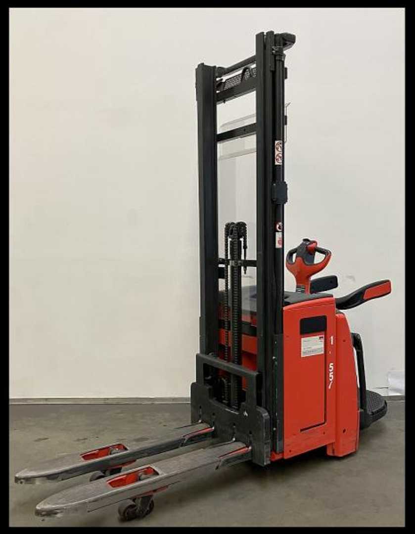 Used Forklift Linde L 14 AP i 1173-01 Aukšto kėlimo krautuvas su vairuotojo stovu (ar keleivio platforma) (Image 6) Used Forklift Linde L 14 AP i 1173-01 Aukšto kėlimo krautuvas su vairuotojo stovu (ar keleivio platforma) (Image 6)