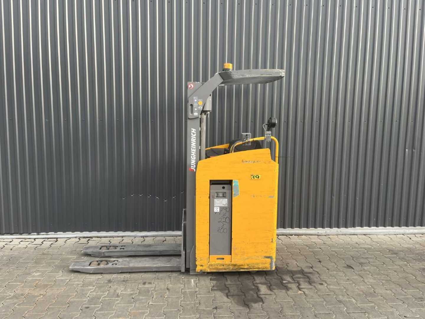 Used Forklift Jungheinrich ESC214z Aukšto kėlimo krautuvas su vairuotojo sėdyne (Image 2) Used Forklift Jungheinrich ESC214z Aukšto kėlimo krautuvas su vairuotojo sėdyne (Image 2)
