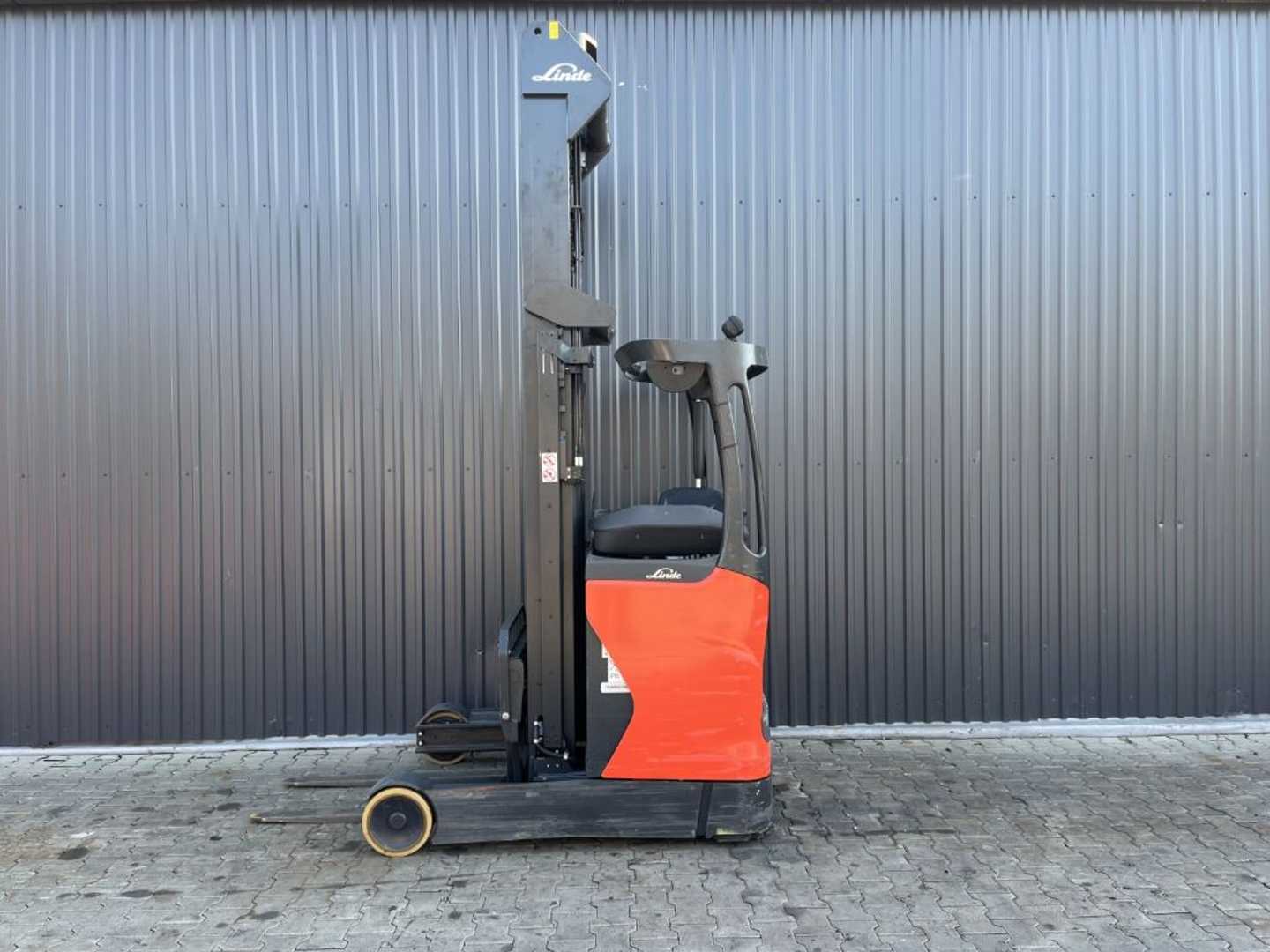 Used Forklift Linde R14 Aukšto kėlimo krautuvas su vairuotojo sėdyne (Image 2) Used Forklift Linde R14 Aukšto kėlimo krautuvas su vairuotojo sėdyne (Image 2)