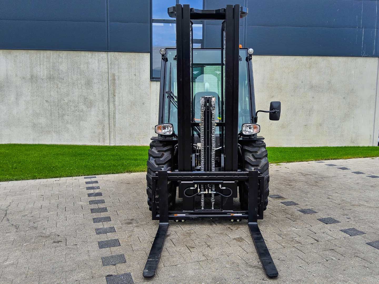 Used Forklift Manitou MC 30-4 Bekelės krautuvas (Image 1)