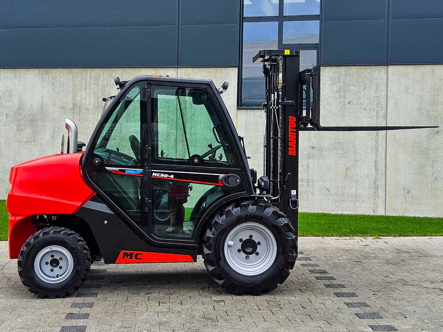 Used Forklift Manitou MC 30-4 Bekelės krautuvas (Image 5)