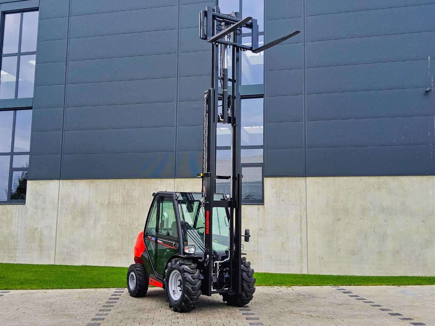 Used Forklift Manitou MC 30-4 Bekelės krautuvas (Image 10)