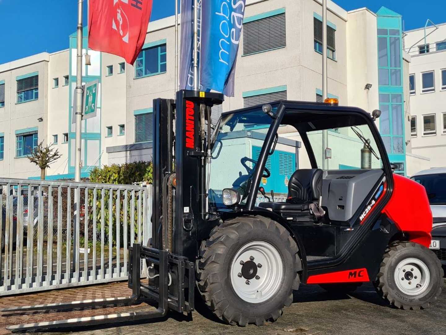 Used Forklift Manitou MC 25-4 ST5B S1 Buggy Bekelės krautuvas (Image 1) Used Forklift Manitou MC 25-4 ST5B S1 Buggy Bekelės krautuvas (Image 1)