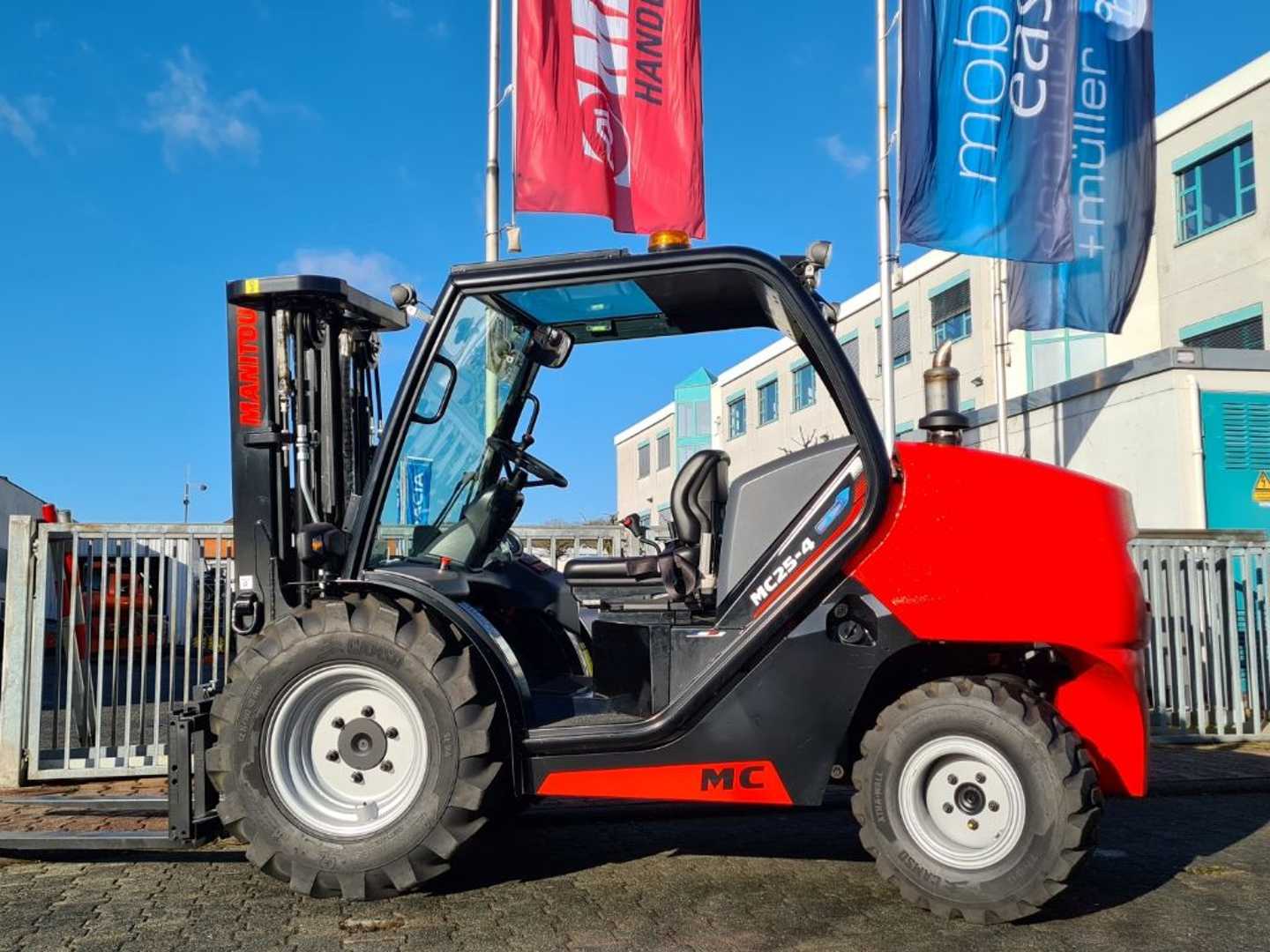 Used Forklift Manitou MC 25-4 ST5B S1 Buggy Bekelės krautuvas (Image 5) Used Forklift Manitou MC 25-4 ST5B S1 Buggy Bekelės krautuvas (Image 5)
