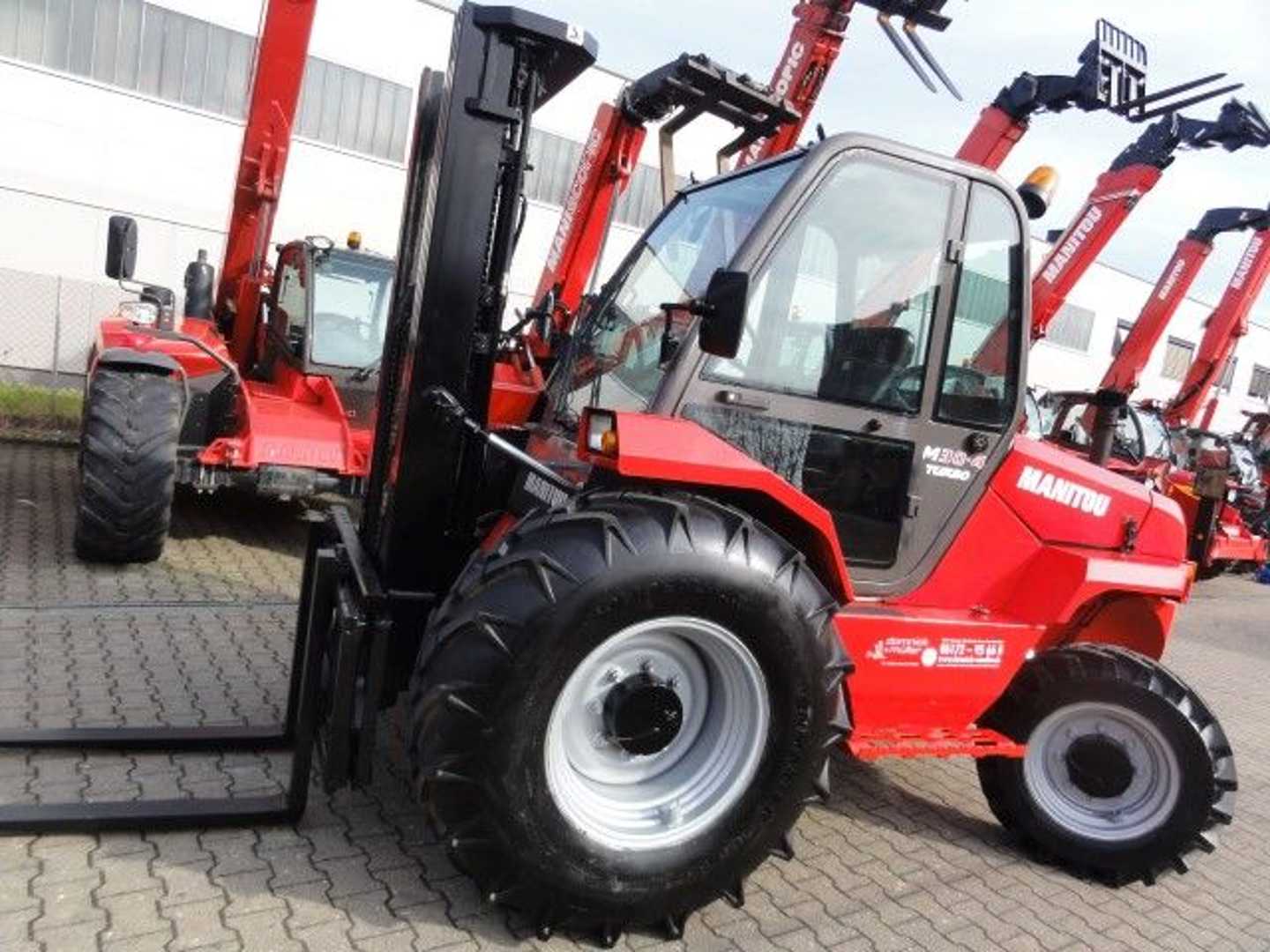 Used Forklift Manitou M 30.4 - Triplex 4x4 Bekelės krautuvas (Image 1)