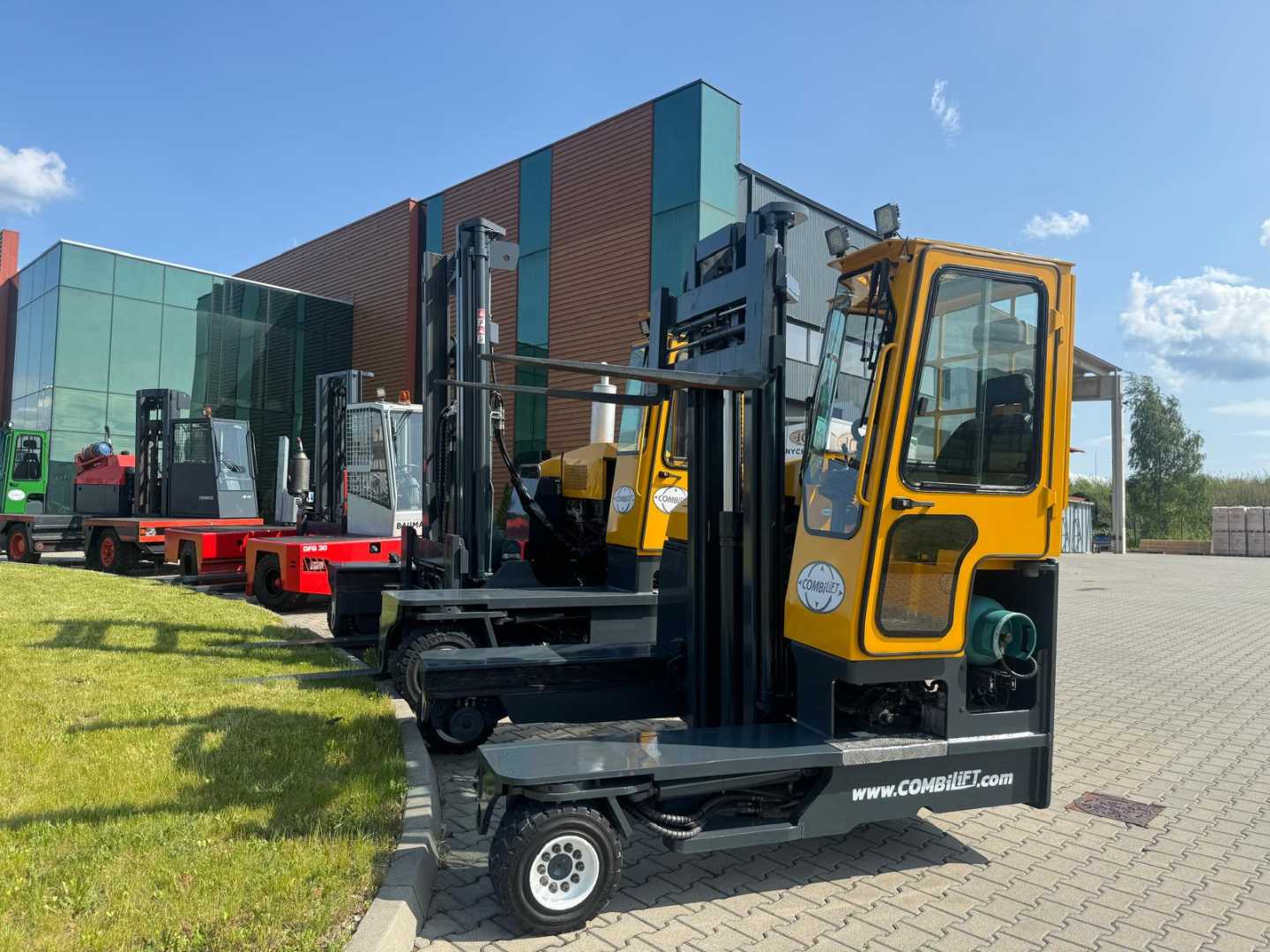 Used Forklift Combilift C4000 //2015 year//LPG / Low mast Keturių krypčių krautuvas (Image 1)