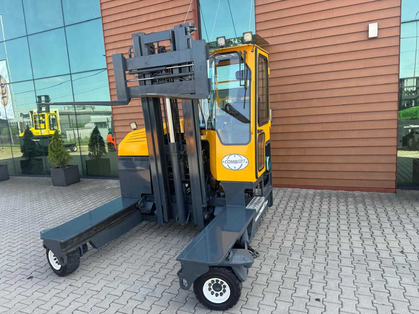 Used Forklift Combilift C4000 //2015 year//LPG / Low mast Keturių krypčių krautuvas (Image 3)