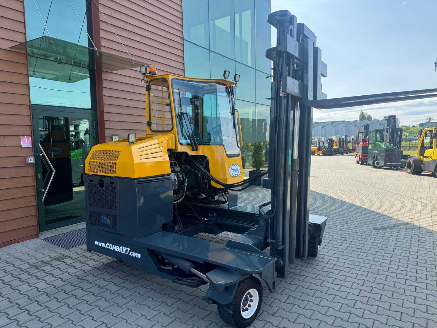 Used Forklift Combilift C4000 //2015 year//LPG / Low mast Keturių krypčių krautuvas (Image 6)