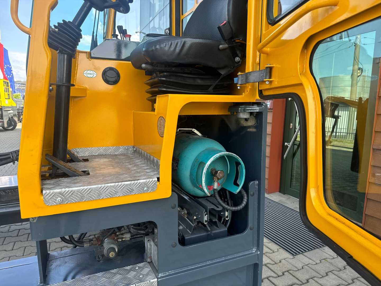 Used Forklift Combilift C4000 //2015 year//LPG / Low mast Keturių krypčių krautuvas (Image 13)