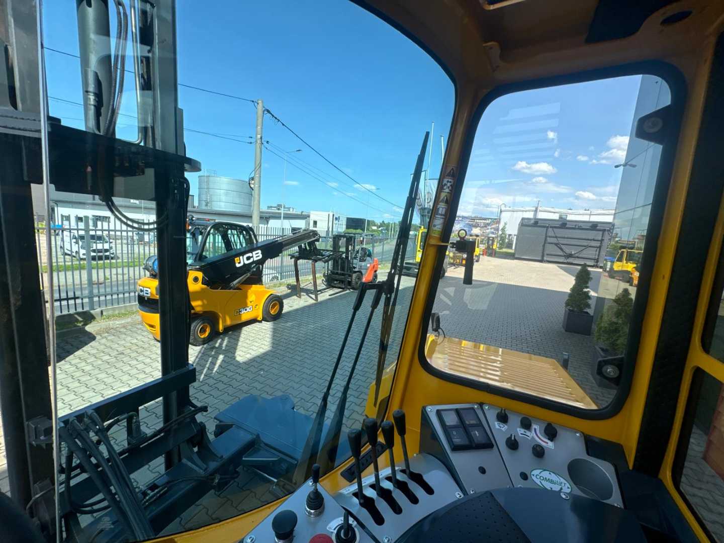 Used Forklift Combilift C4000 //2015 year//LPG / Low mast Keturių krypčių krautuvas (Image 16)