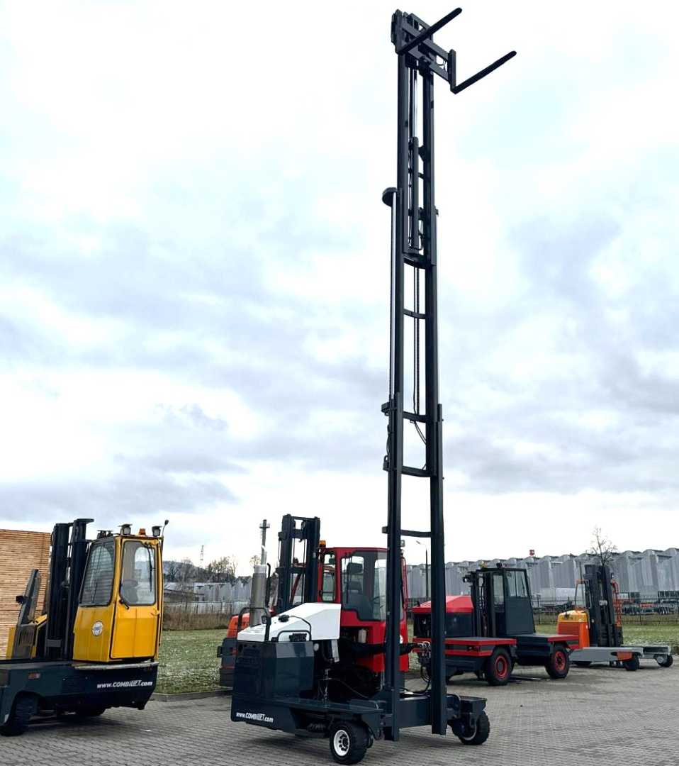 Used Forklift Combilift C4500 // 4500 KG //Triplex 9300 //Very good conditionmm Keturių krypčių krautuvas (Image 3) Used Forklift Combilift C4500 // 4500 KG //Triplex 9300 //Very good conditionmm Keturių krypčių krautuvas (Image 3)
