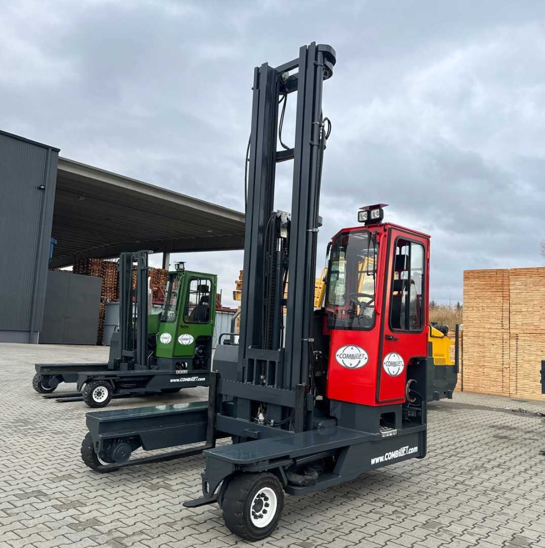 Used Forklift Combilift C4500 // 4500 KG //Triplex 9300 //Very good conditionmm Keturių krypčių krautuvas (Image 4) Used Forklift Combilift C4500 // 4500 KG //Triplex 9300 //Very good conditionmm Keturių krypčių krautuvas (Image 4)