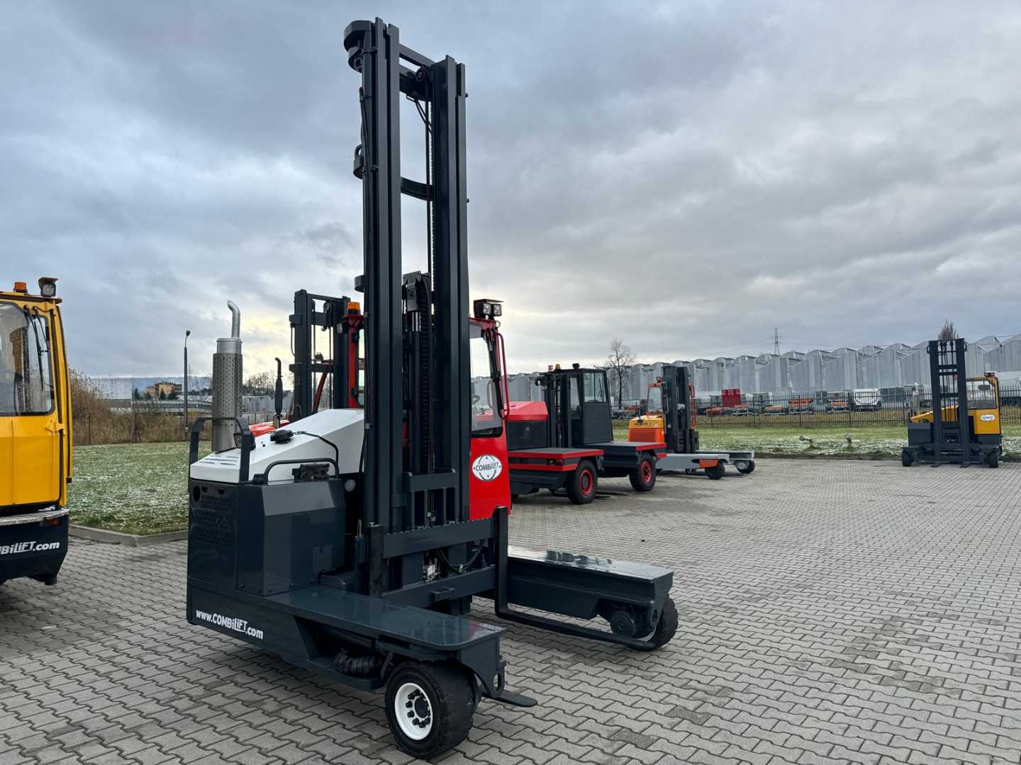 Used Forklift Combilift C4500 // 4500 KG //Triplex 9300 //Very good conditionmm Keturių krypčių krautuvas (Image 6) Used Forklift Combilift C4500 // 4500 KG //Triplex 9300 //Very good conditionmm Keturių krypčių krautuvas (Image 6)