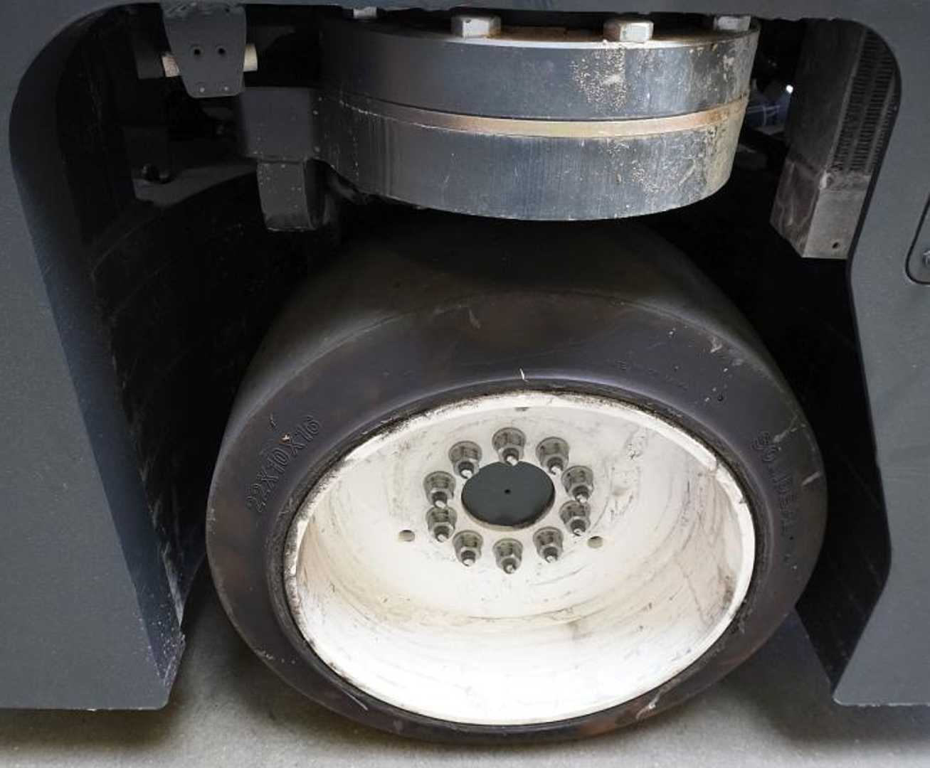 Used Forklift Combilift CB2500LPG Keturių krypčių krautuvas (Image 5)