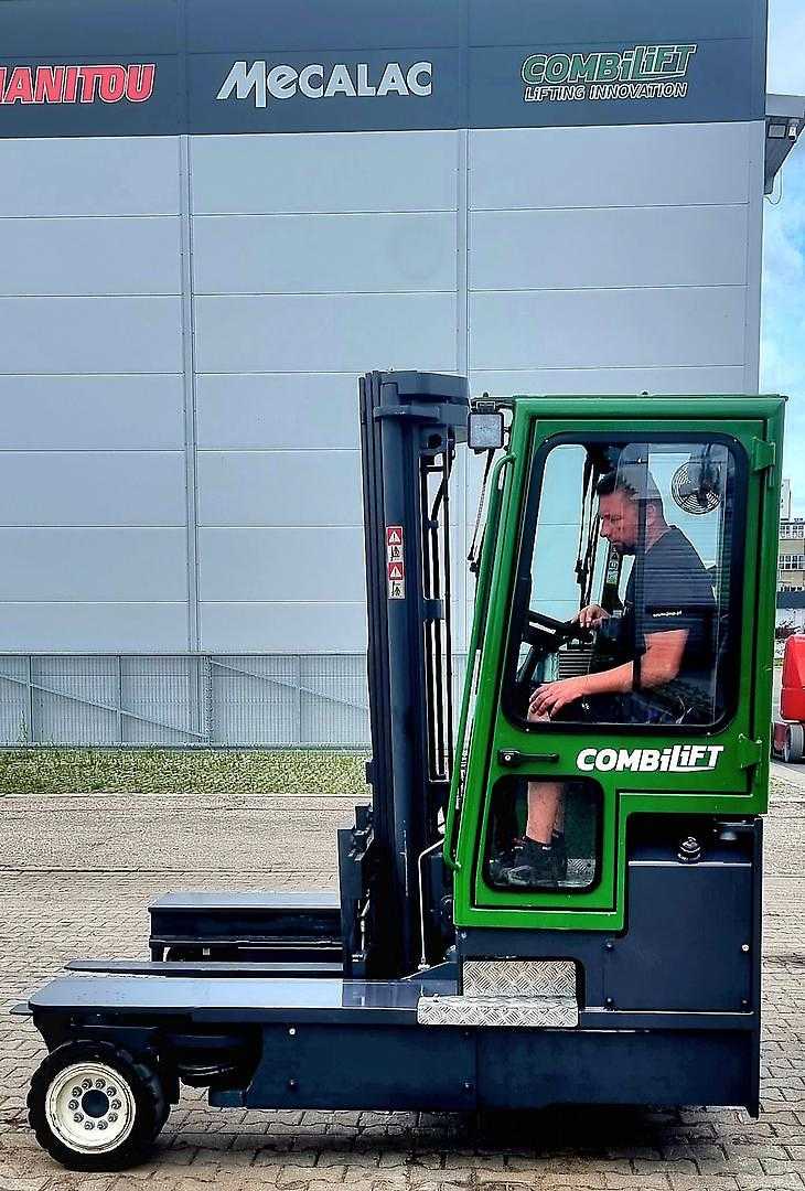 Used Forklift Combilift C 4000 MK4 DIESEL Keturių krypčių krautuvas (Image 4) Used Forklift Combilift C 4000 MK4 DIESEL Keturių krypčių krautuvas (Image 4)