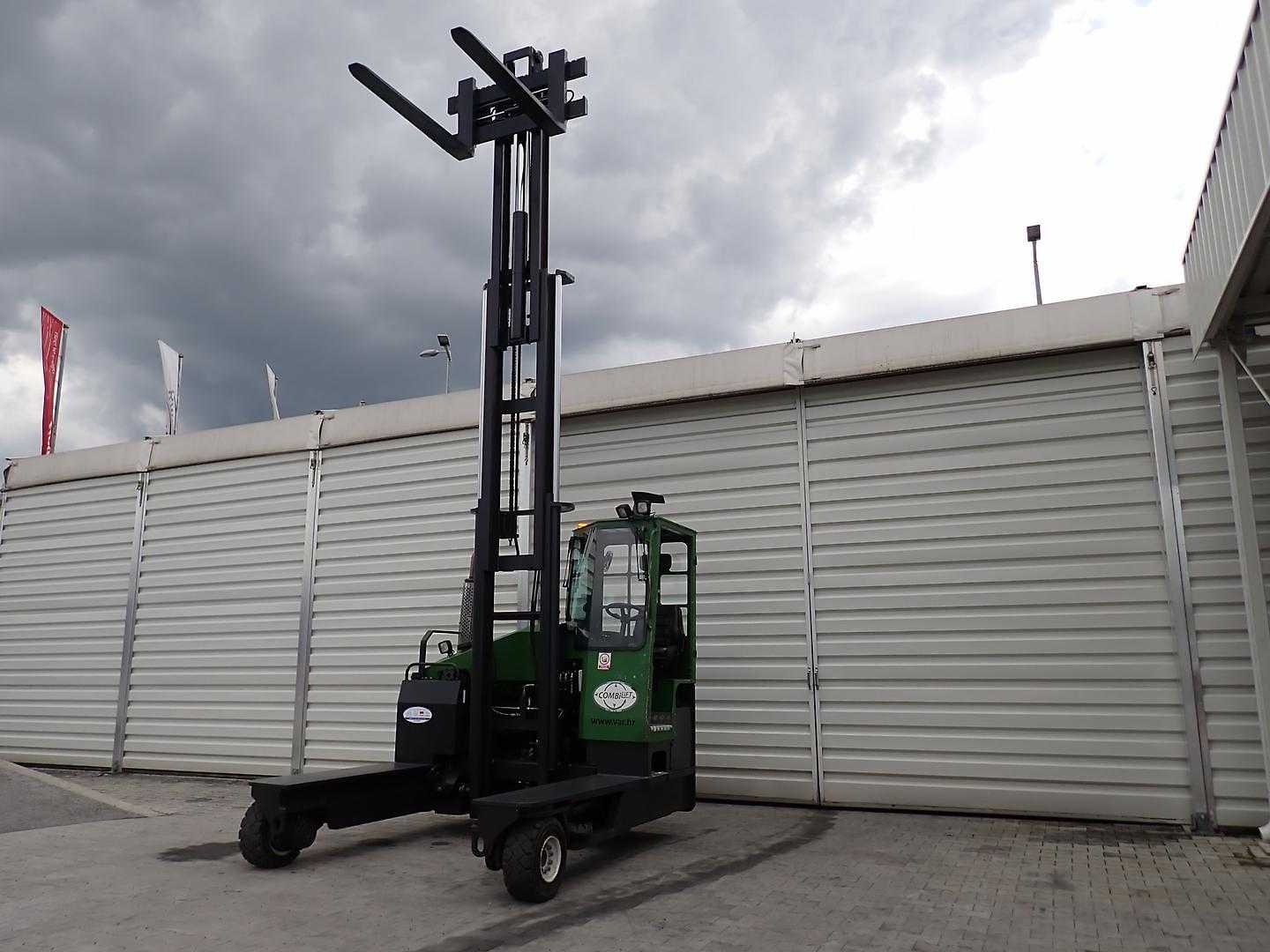 Used Forklift Combilift C4500 Keturių krypčių krautuvas (Image 2) Used Forklift Combilift C4500 Keturių krypčių krautuvas (Image 2)
