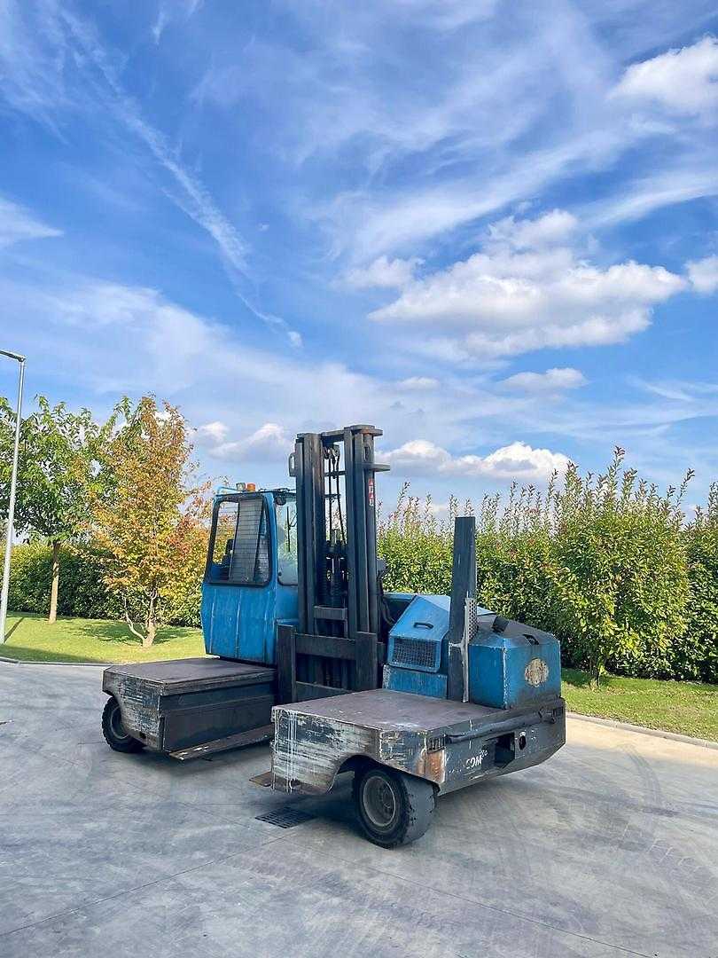 Used Forklift Combilift C4500SR Keturių krypčių krautuvas (Image 1) Used Forklift Combilift C4500SR Keturių krypčių krautuvas (Image 1)