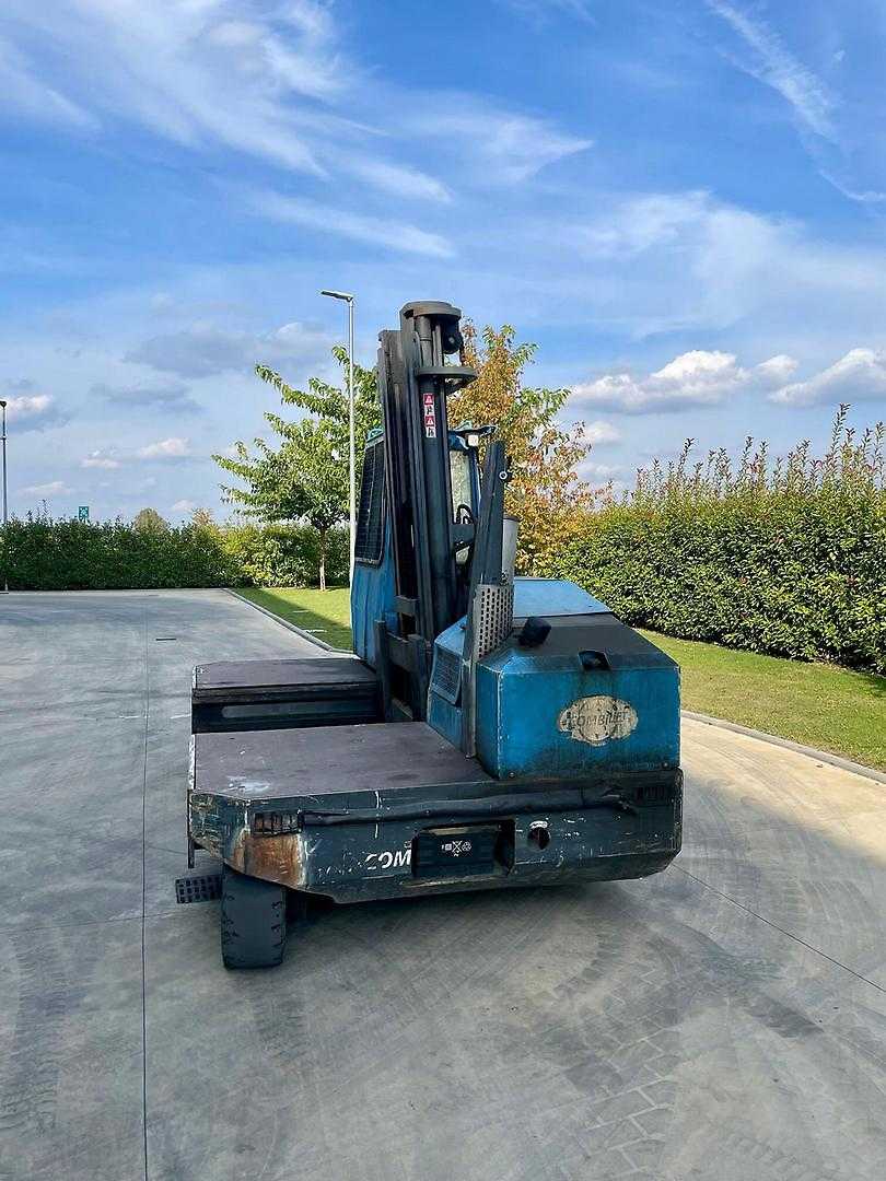 Used Forklift Combilift C4500SR Keturių krypčių krautuvas (Image 2) Used Forklift Combilift C4500SR Keturių krypčių krautuvas (Image 2)