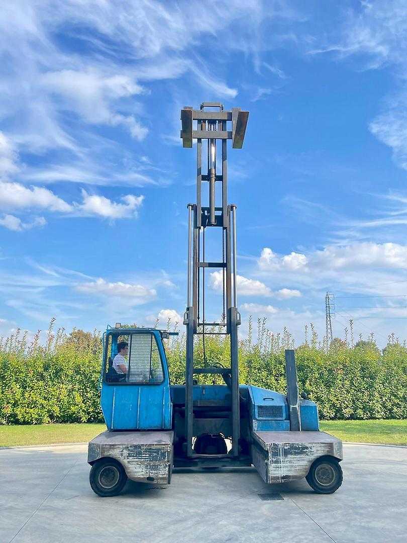 Used Forklift Combilift C4500SR Keturių krypčių krautuvas (Image 5) Used Forklift Combilift C4500SR Keturių krypčių krautuvas (Image 5)