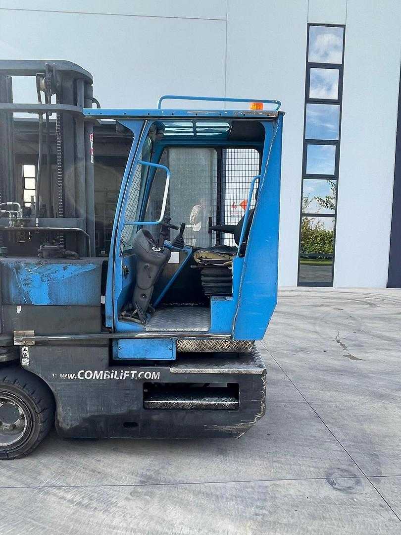 Used Forklift Combilift C4500SR Keturių krypčių krautuvas (Image 9) Used Forklift Combilift C4500SR Keturių krypčių krautuvas (Image 9)