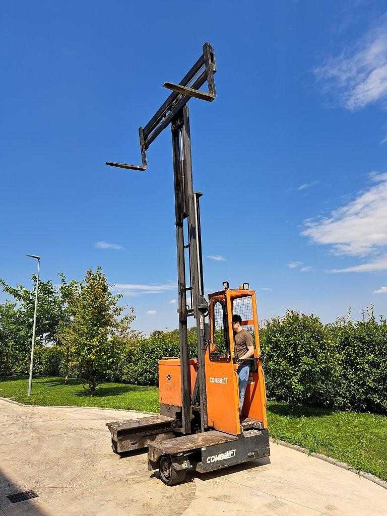 Used Forklift Combilift C2500STE Keturių krypčių krautuvas (Image 6) Used Forklift Combilift C2500STE Keturių krypčių krautuvas (Image 6)