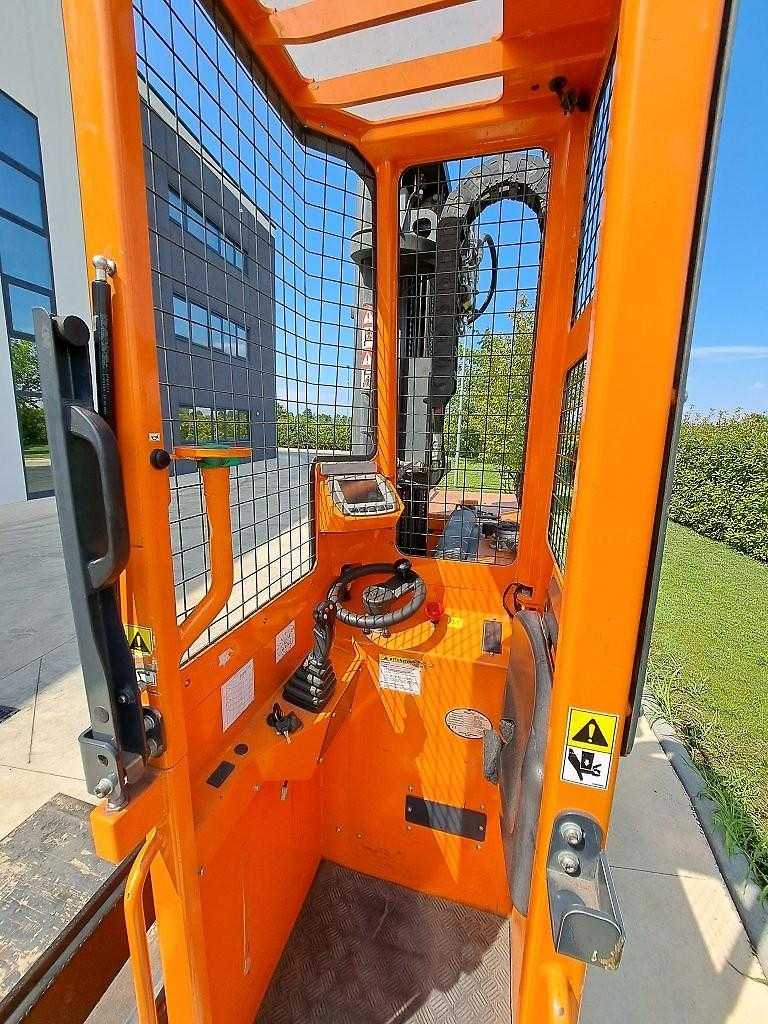 Used Forklift Combilift C2500STE Keturių krypčių krautuvas (Image 9) Used Forklift Combilift C2500STE Keturių krypčių krautuvas (Image 9)