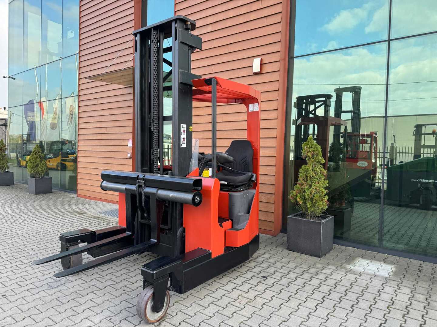 Used Forklift Combilift BT FRE270 / Only 3500 hours / Baterry 80 % / Only 3500 hours Keturių krypčių krautuvas (Image 5) Used Forklift Combilift BT FRE270 / Only 3500 hours / Baterry 80 % / Only 3500 hours Keturių krypčių krautuvas (Image 5)