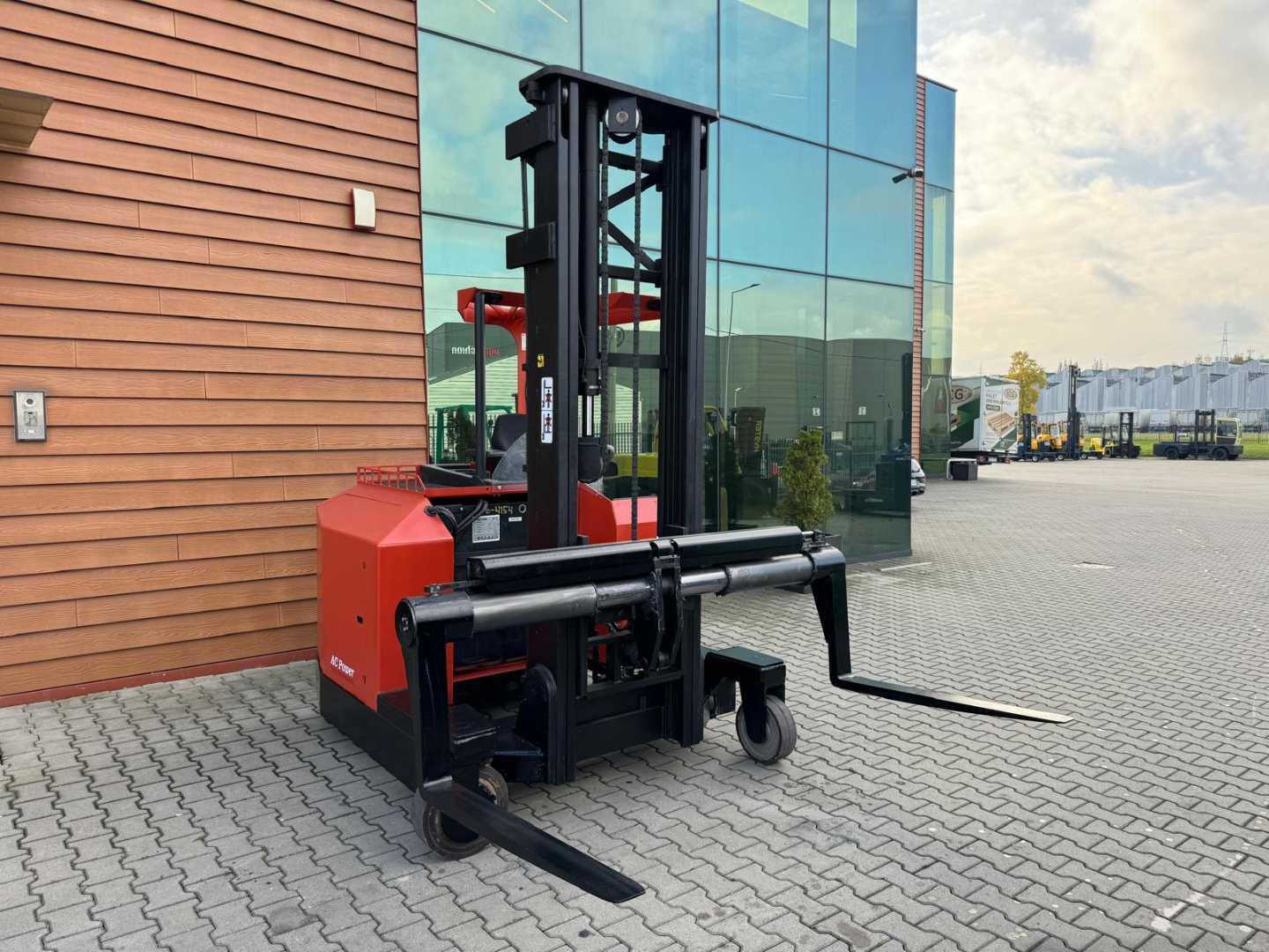 Used Forklift Combilift BT FRE270 / Only 3500 hours / Baterry 80 % / Only 3500 hours Keturių krypčių krautuvas (Image 9) Used Forklift Combilift BT FRE270 / Only 3500 hours / Baterry 80 % / Only 3500 hours Keturių krypčių krautuvas (Image 9)
