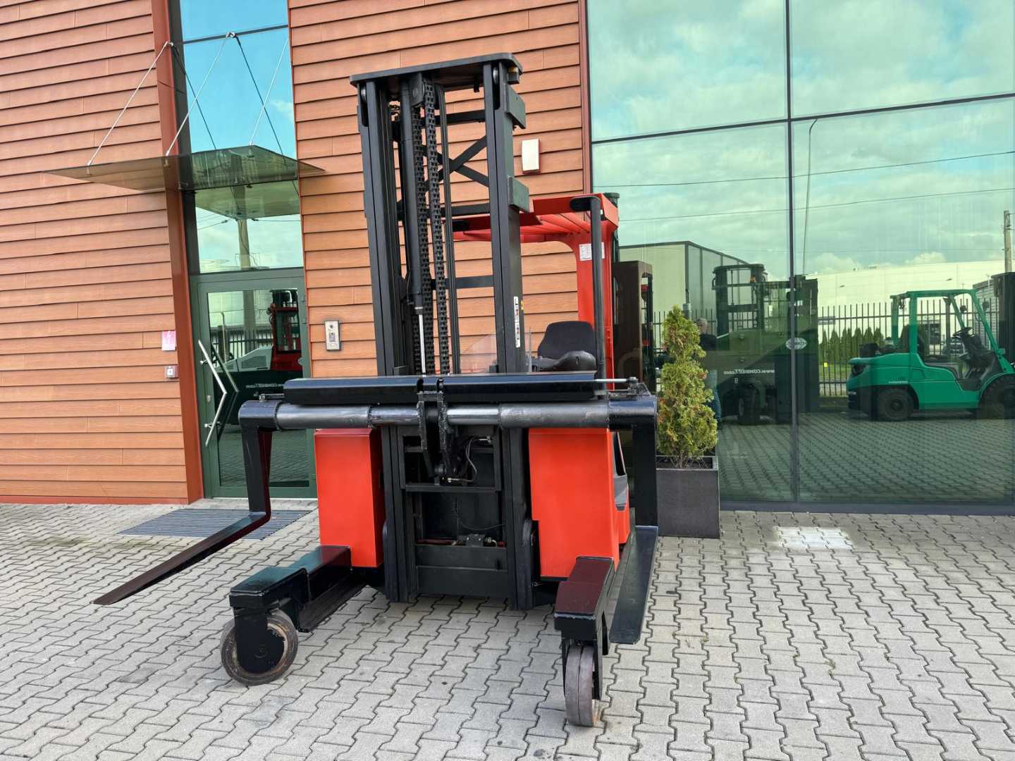 Used Forklift Combilift BT FRE270 / Only 3500 hours / Baterry 80 % / Only 3500 hours Keturių krypčių krautuvas (Image 21) Used Forklift Combilift BT FRE270 / Only 3500 hours / Baterry 80 % / Only 3500 hours Keturių krypčių krautuvas (Image 21)