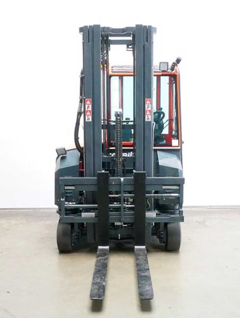 Used Forklift Combilift CBE3000 Keturių krypčių krautuvas (Image 4)