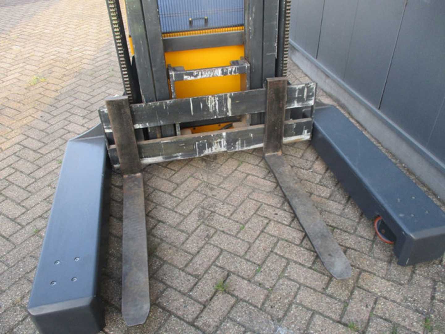 Used Forklift FAC 4V-XT3020 Keturių krypčių krautuvas (Image 3)