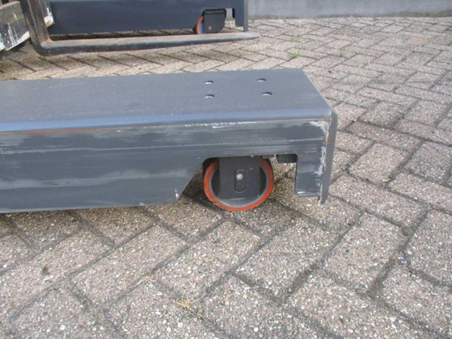 Used Forklift FAC 4V-XT3020 Keturių krypčių krautuvas (Image 7)