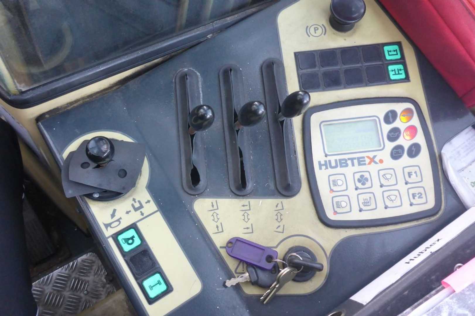 Used Forklift Hubtex DQ40-G Keturių krypčių krautuvas (Image 2)