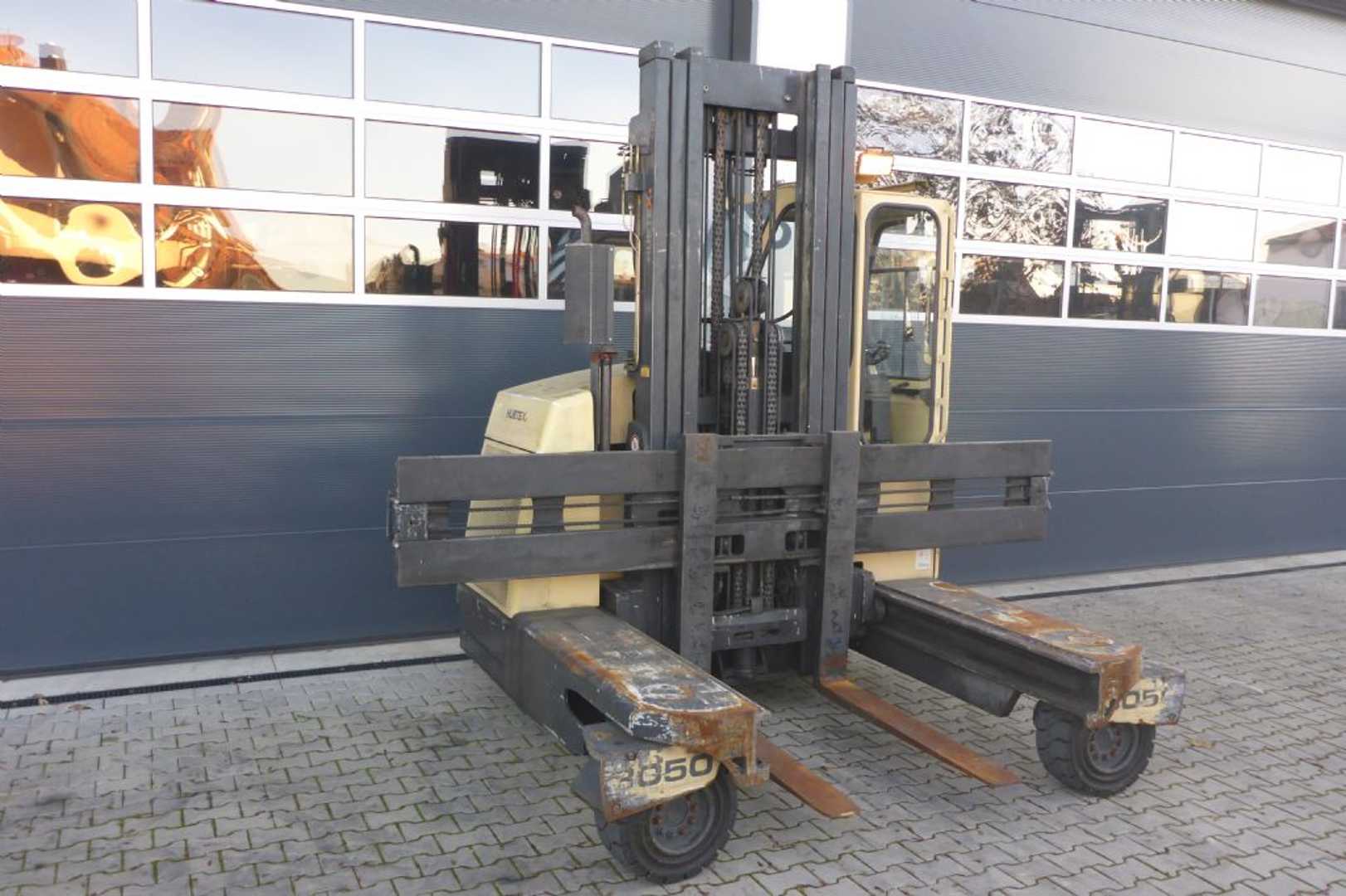 Used Forklift Hubtex DQ40-G Keturių krypčių krautuvas (Image 3)
