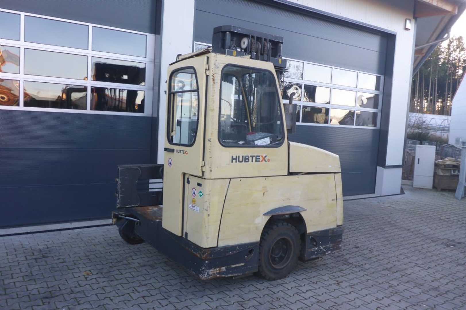 Used Forklift Hubtex DQ40-G Keturių krypčių krautuvas (Image 4)