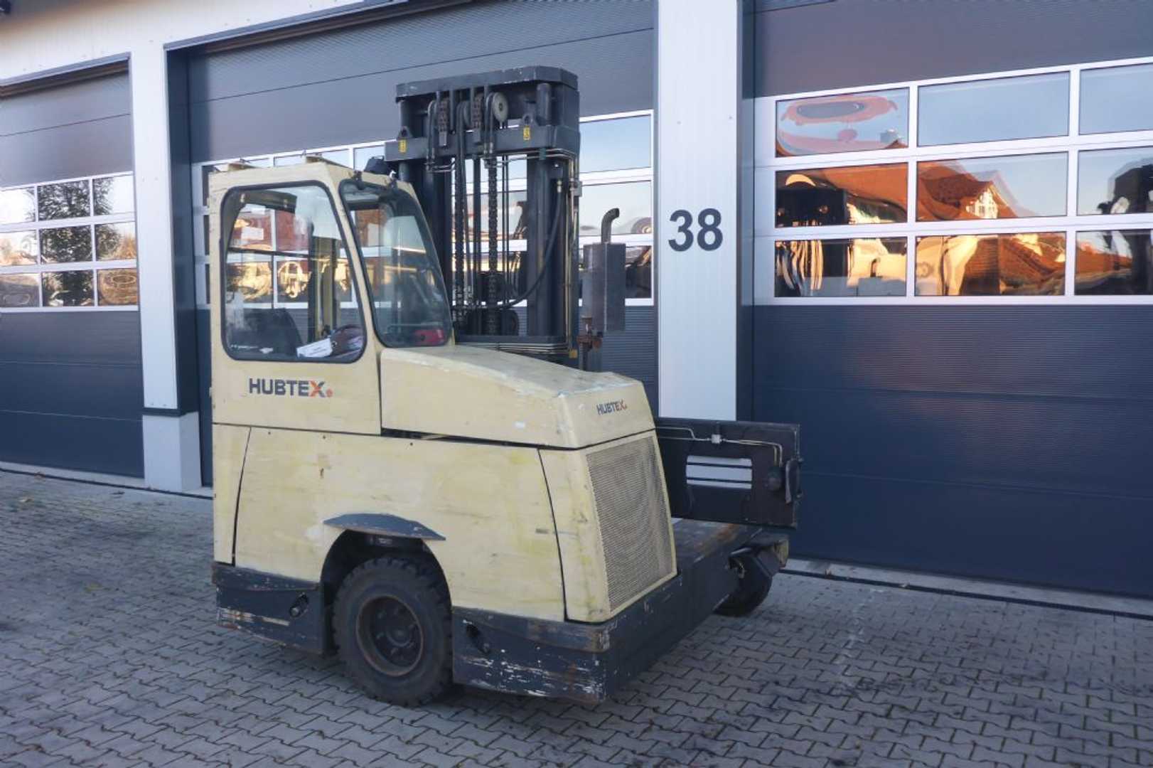 Used Forklift Hubtex DQ40-G Keturių krypčių krautuvas (Image 5)