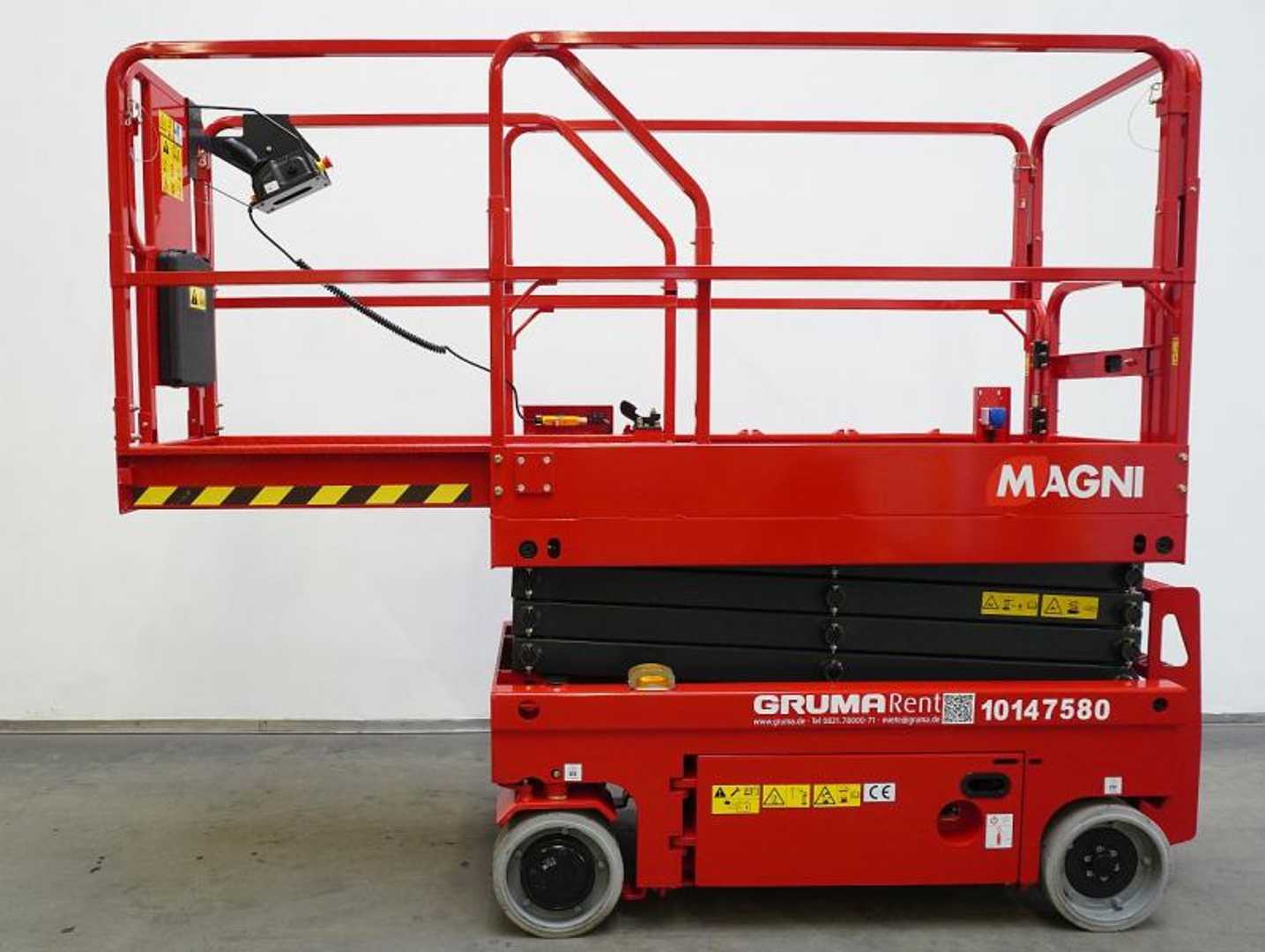 Used Forklift Magni Scherenarbeitsbühne ES0807AC Kiti (Image 3) Used Forklift Magni Scherenarbeitsbühne ES0807AC Kiti (Image 3)