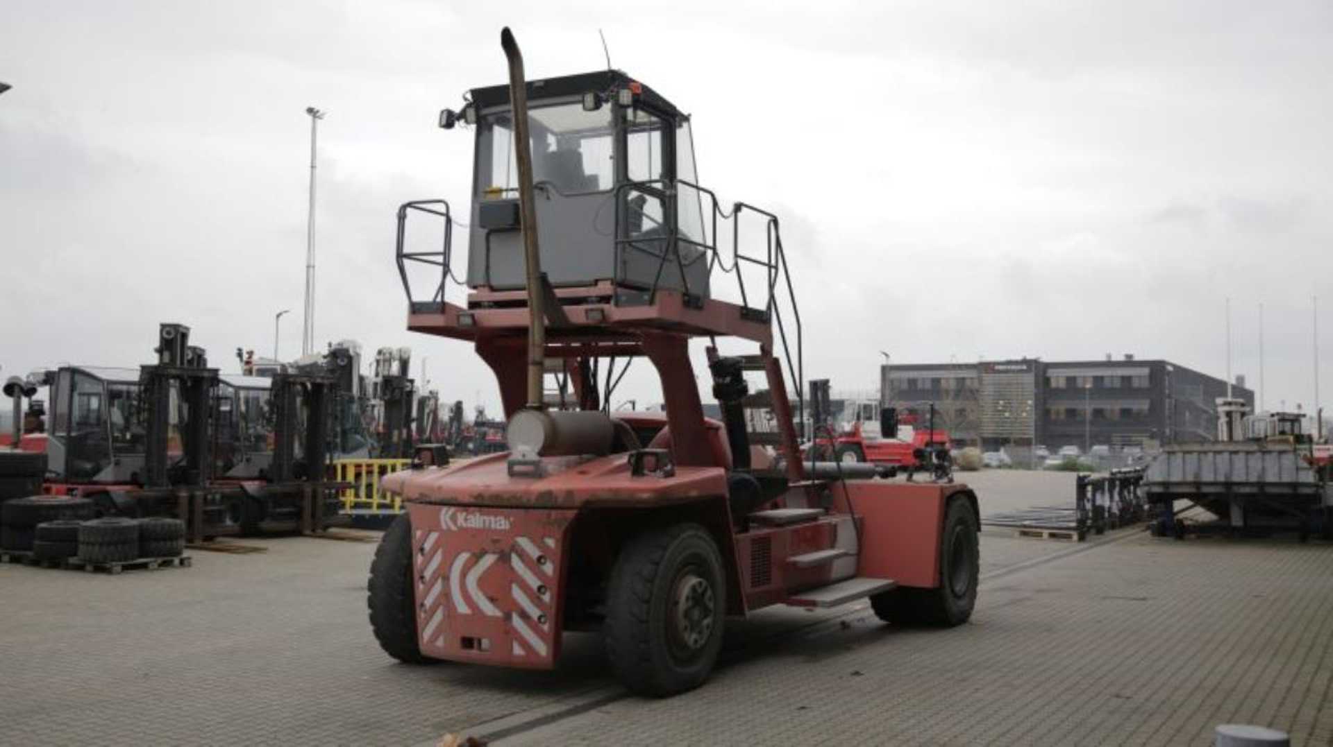 Used Forklift Kalmar DCF90-45ES Konteinerių krautuvas (Image 10) Used Forklift Kalmar DCF90-45ES Konteinerių krautuvas (Image 10)