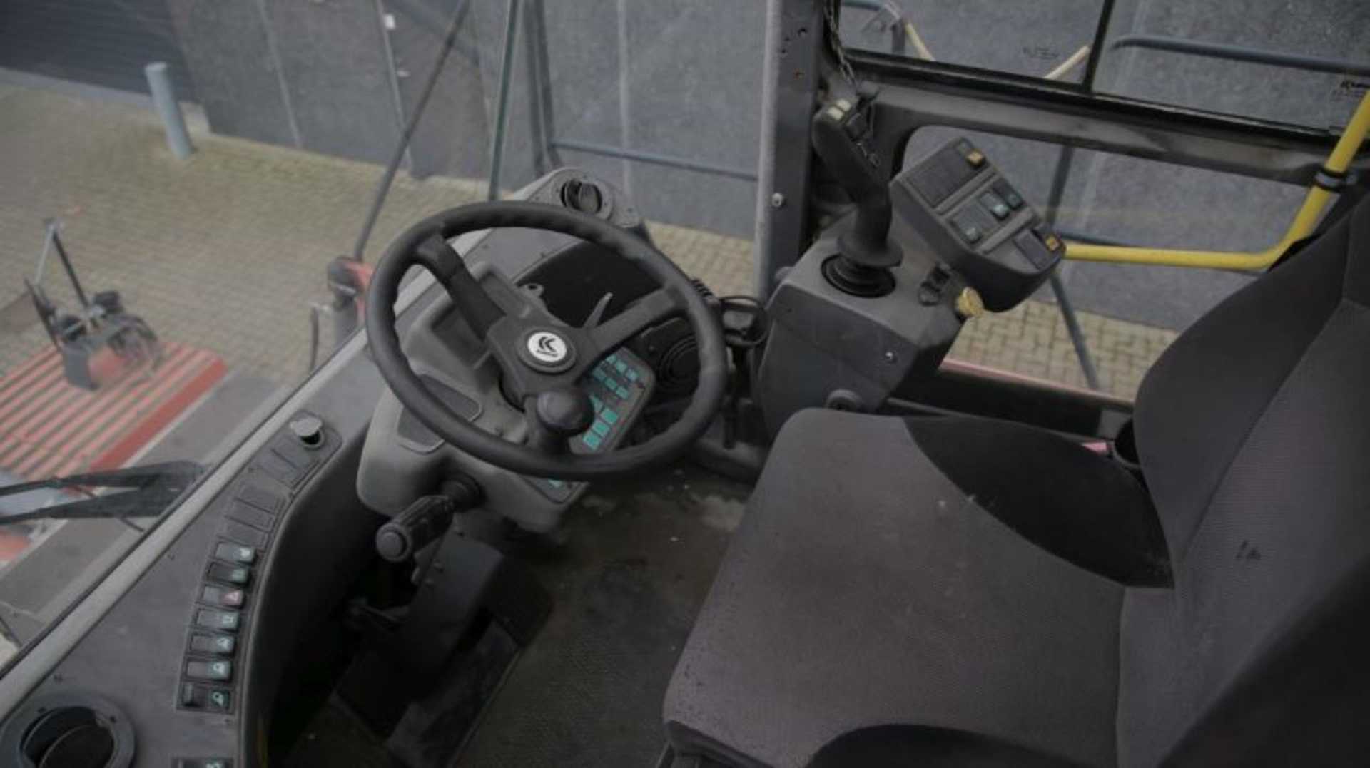 Used Forklift Kalmar DCF90-45ES Konteinerių krautuvas (Image 11) Used Forklift Kalmar DCF90-45ES Konteinerių krautuvas (Image 11)