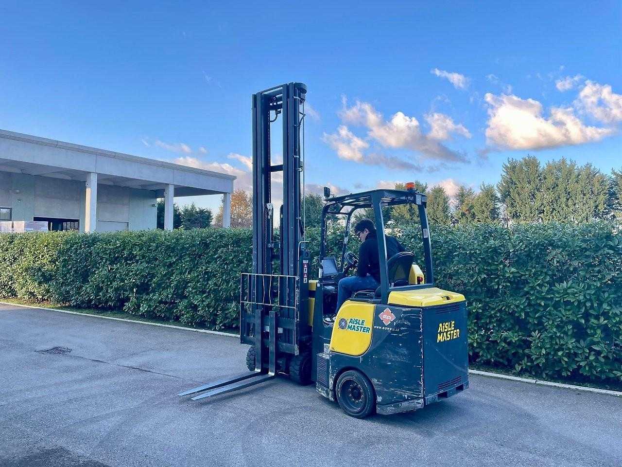 Used Forklift Aisle Master AM20SHE Krautuvas su stumiamu stiebu (Image 2)