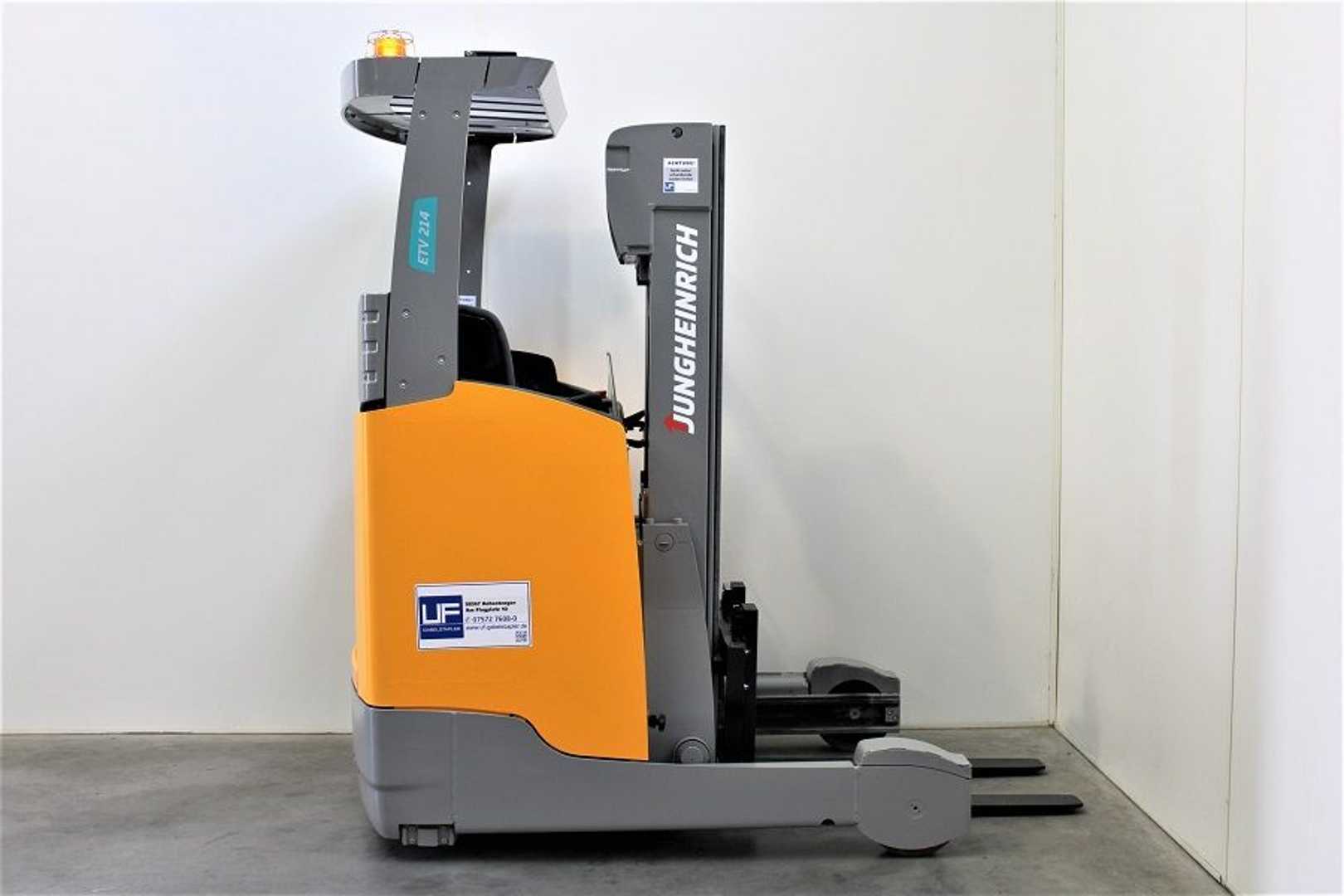 Used Forklift Jungheinrich ETV 214 Krautuvas su stumiamu stiebu (Image 4) Used Forklift Jungheinrich ETV 214 Krautuvas su stumiamu stiebu (Image 4)
