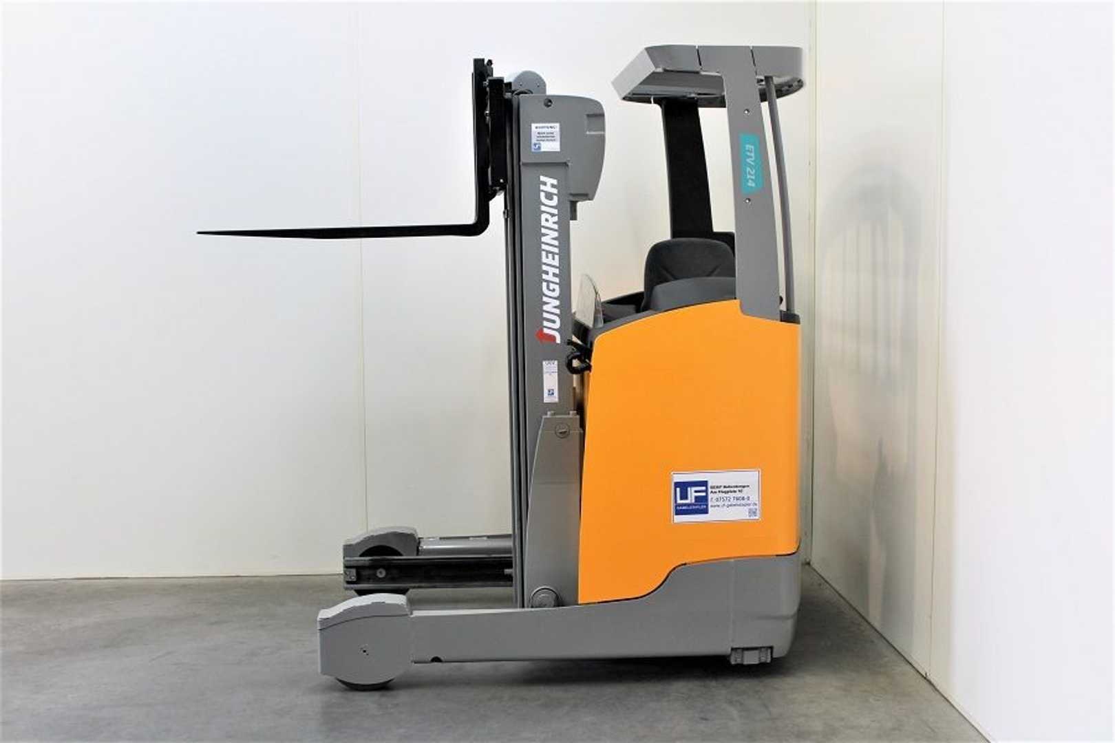 Used Forklift Jungheinrich ETV 214 Krautuvas su stumiamu stiebu (Image 5) Used Forklift Jungheinrich ETV 214 Krautuvas su stumiamu stiebu (Image 5)