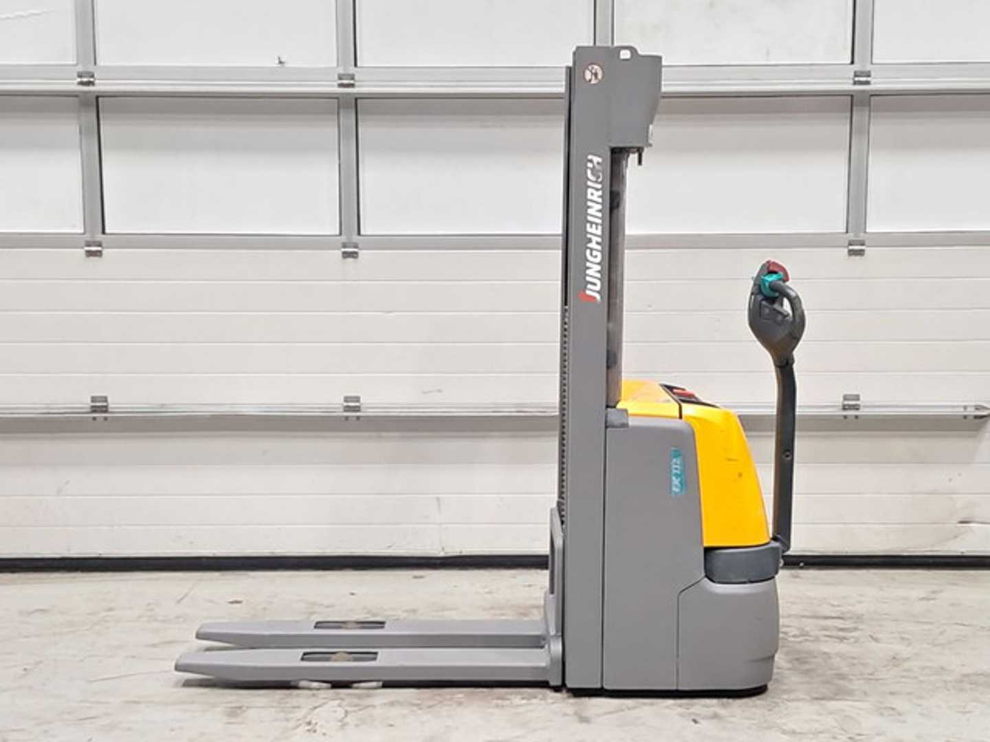 Used Forklift Jungheinrich EJC 112 Krautuvas su stumiamu stiebu (Image 2)