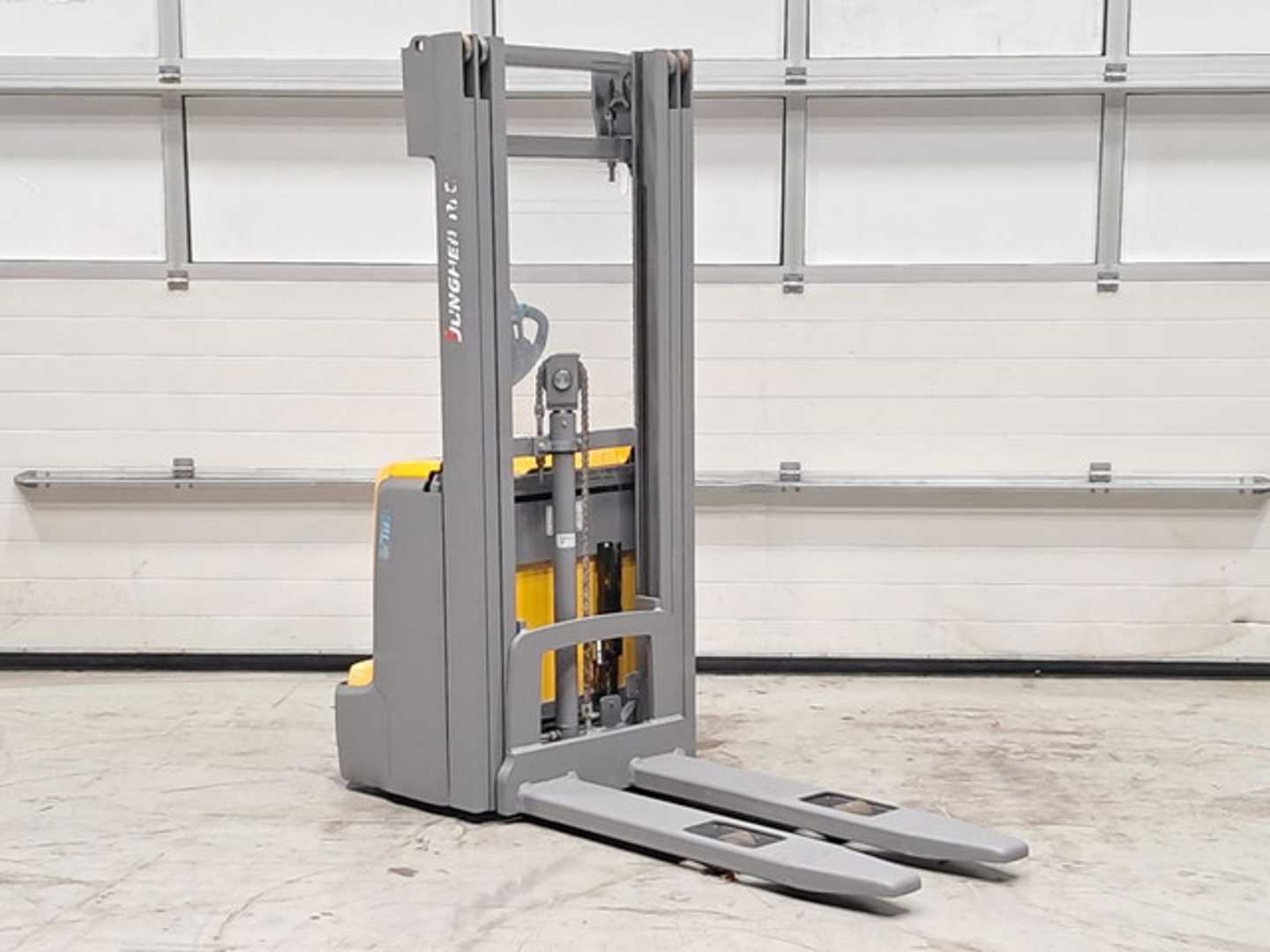 Used Forklift Jungheinrich EJC 112 Krautuvas su stumiamu stiebu (Image 6)